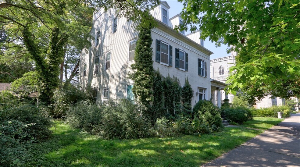 More Photos Of 520 S Main St, Geneva Religious Facility For Sale