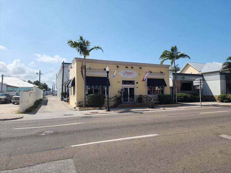More Photos Of 111 W Olympia Ave, Punta Gorda Restaurant For Sale