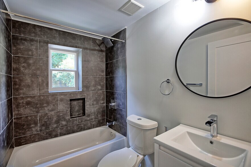 More Photos Of 1026 Ashby Grv SW, Atlanta Apartments For Sale