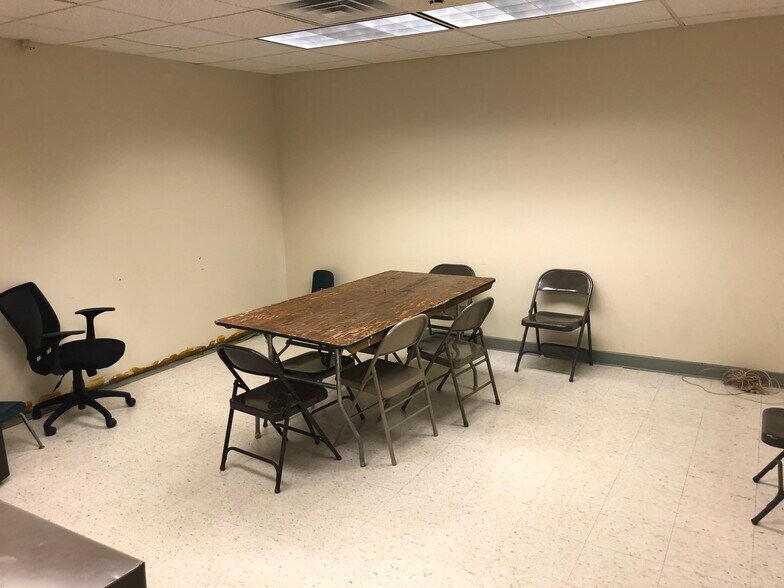 More Photos Of 2966 Crompond Rd, Yorktown Heights Schools For Lease