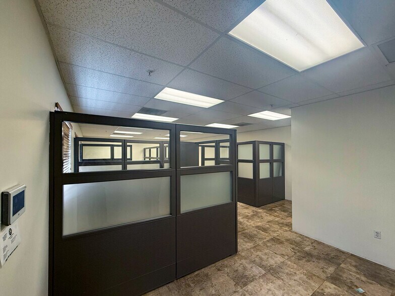 More Photos Of 10900 NW 21st St, Miami Warehouse For Lease
