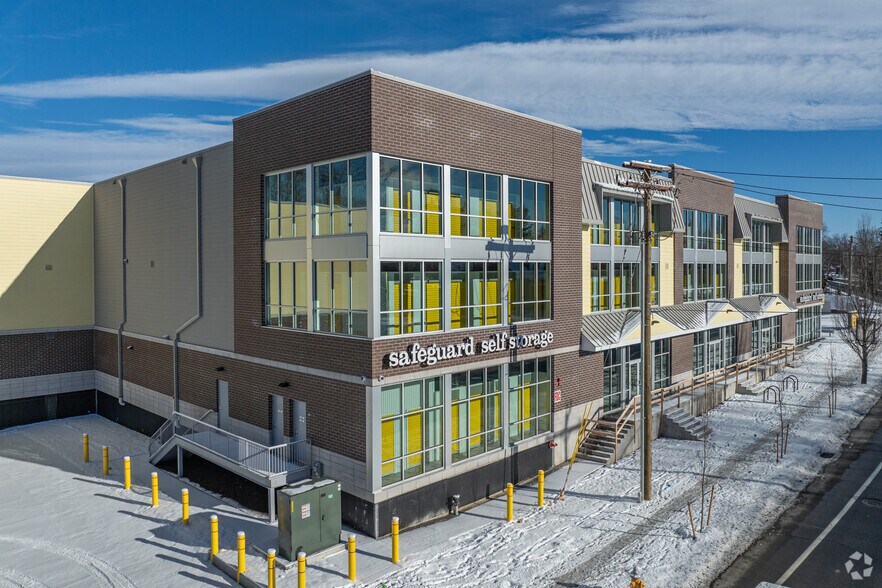 Primary Photo Of 2710 North Ave, Bridgeport Self Storage For Lease