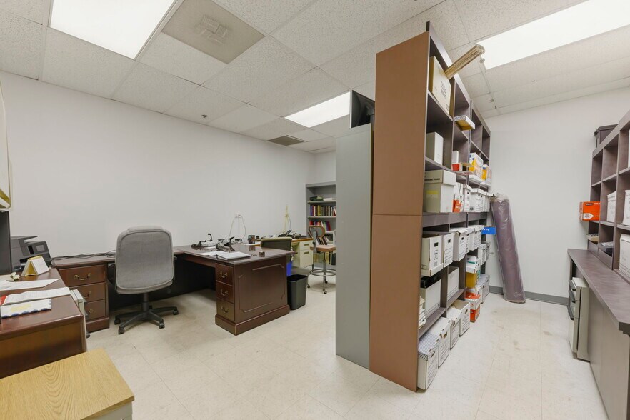 More Photos Of 1488 Bond St, Naperville Office For Sale