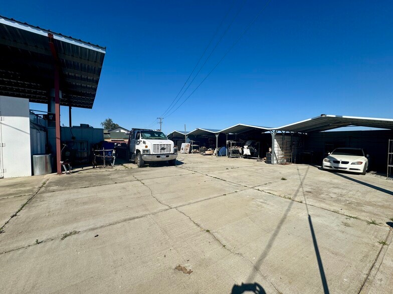 More Photos Of 1211 E Yosemite Ave, Madera Auto Repair For Sale