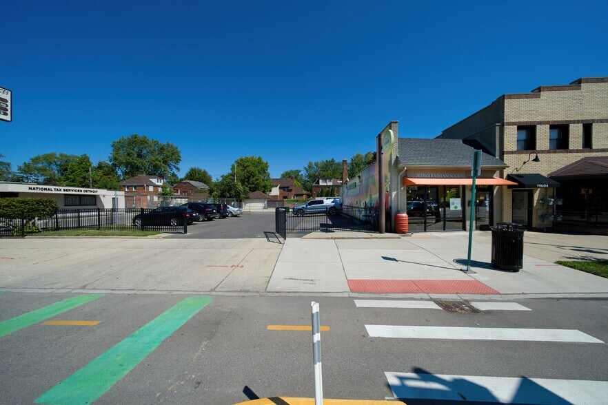 More Photos Of 19614 Grand River Ave, Detroit Storefront For Sale