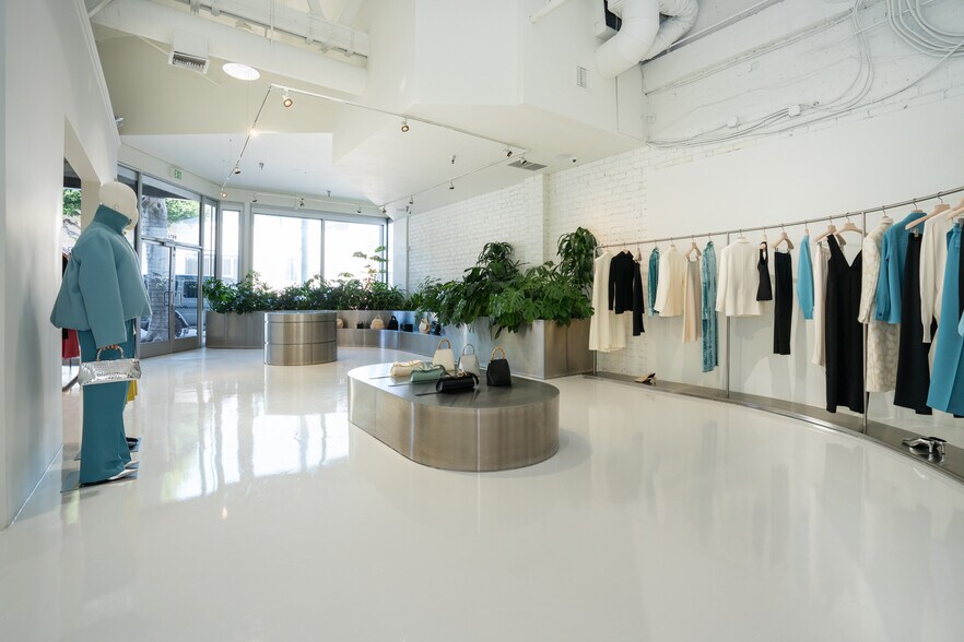 More Photos Of 9970 Santa Monica Blvd, Beverly Hills Storefront For Lease