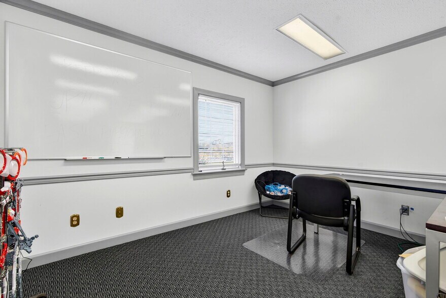 More Photos Of 650 Millwood Ave, Winchester Office For Lease
