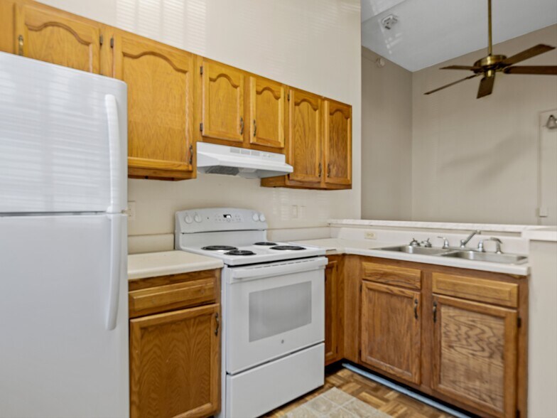 More Photos Of 58 Broadway St, Asheville Storefront Retail Residential For Sale