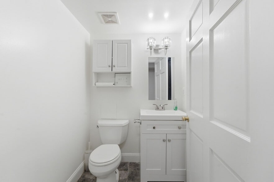 More Photos Of 720 I St SE, Washington Loft Creative Space For Lease
