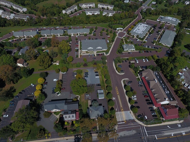 More Photos Of 400 Creekside Dr, Pottstown Unknown For Lease