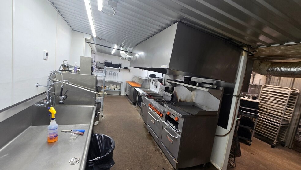 More Photos Of 4021 Acton Hwy, Granbury General Retail For Lease