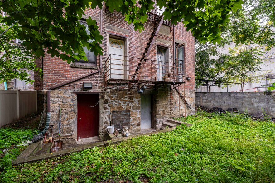 More Photos Of 279 S Broadway, Yonkers Apartments For Sale