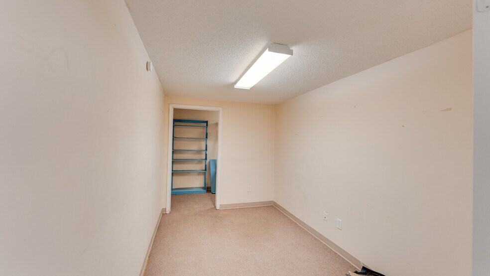 More Photos Of 510 N Walker St, Quitman Light Manufacturing For Sale