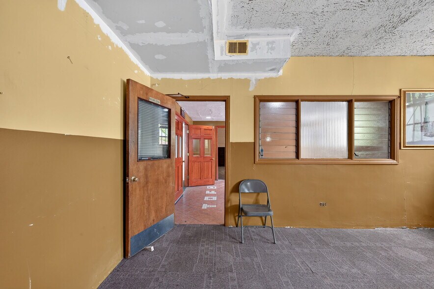 More Photos Of 7828 S Claremont Ave, Chicago Warehouse For Sale
