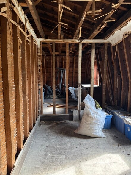 More Photos Of 1634 Moselem Springs Rd, Hamburg Storefront Retail Residential For Sale