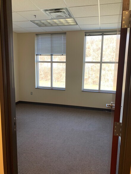 More Photos Of 150 Clay St, Morgantown Office For Lease