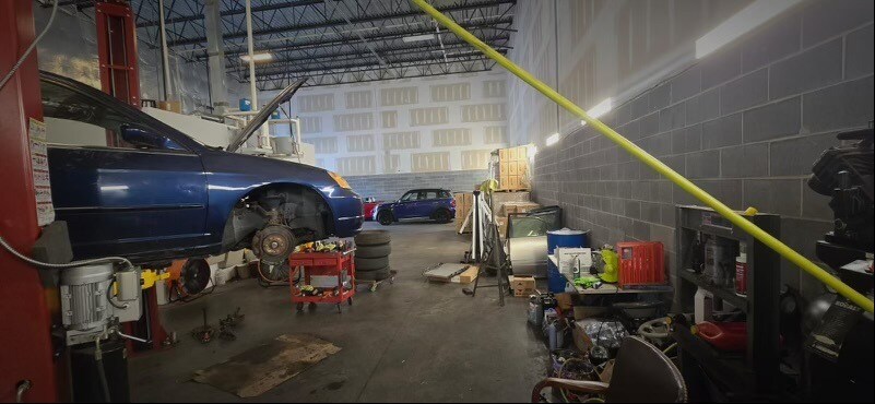 More Photos Of 25280 Pleasant Valley Rd, Chantilly Showroom For Lease