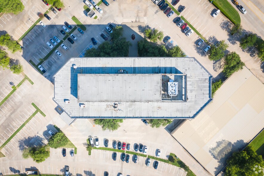 More Photos Of 2431 E 61st St, Tulsa Office For Lease