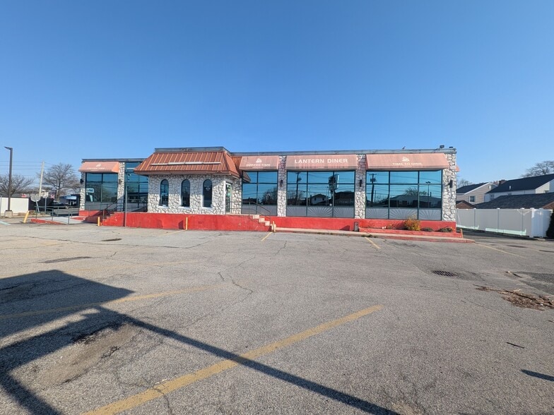 Primary Photo Of 564 Hempstead Tpke, West Hempstead Restaurant For Sale