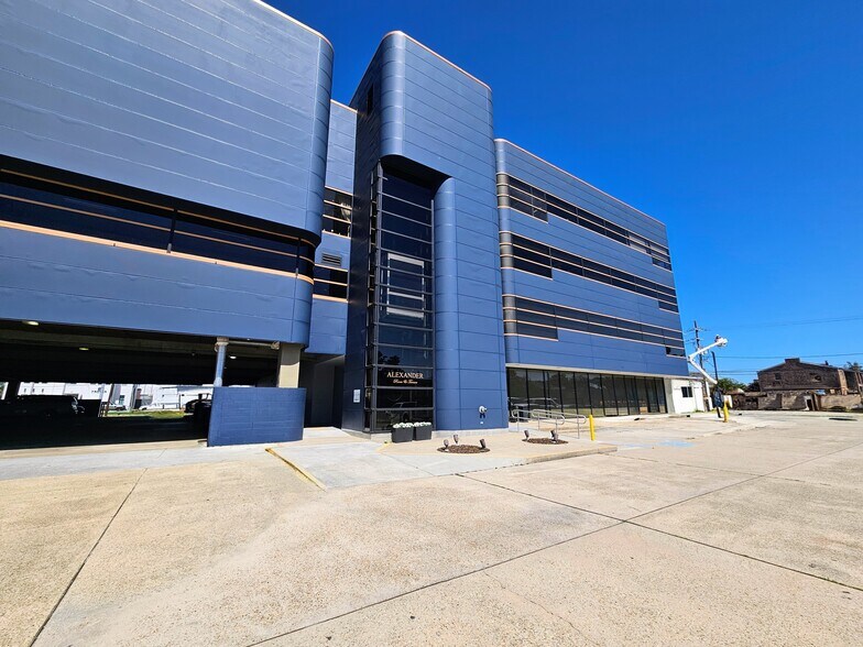 More Photos Of 3200 Ridgelake Dr, Metairie Office For Lease