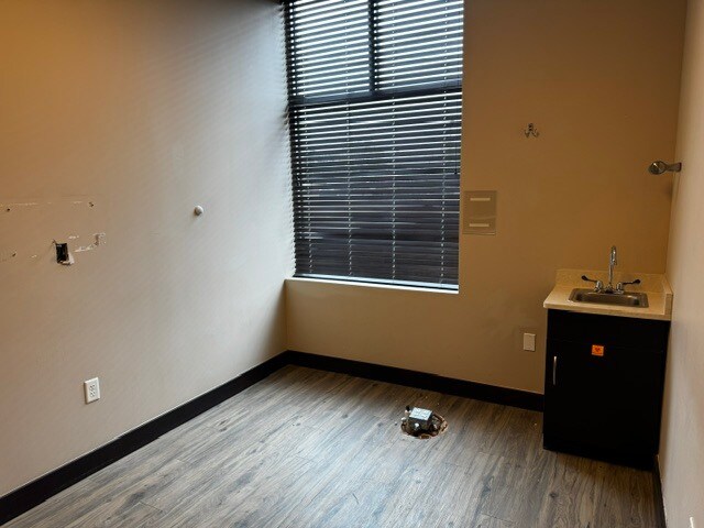 More Photos Of 508 W I 240 Service Rd, Oklahoma City Storefront For Lease