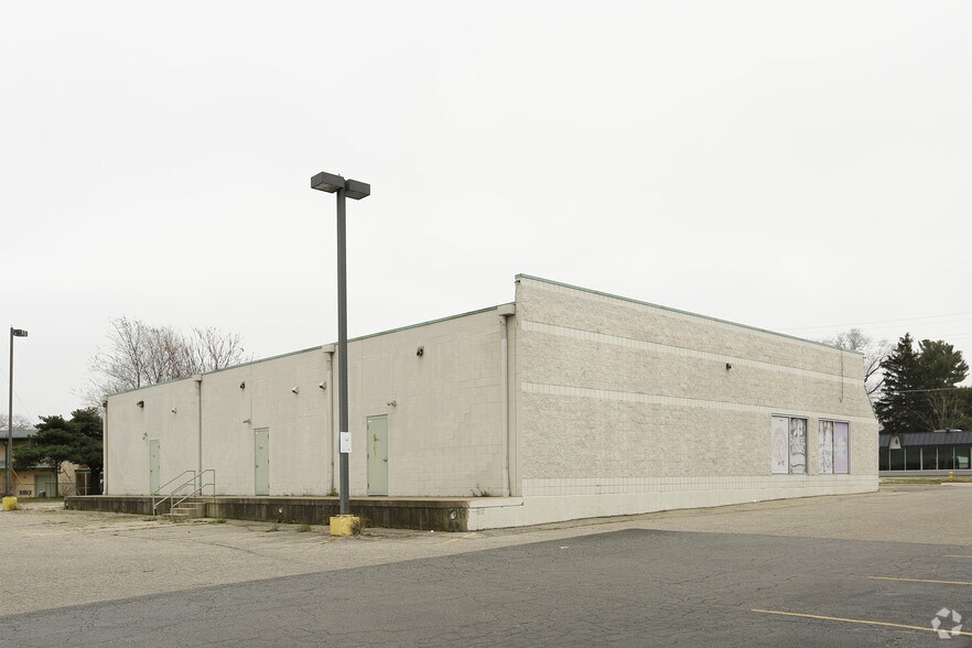 More Photos Of 55 28th St SW, Wyoming Freestanding For Sale