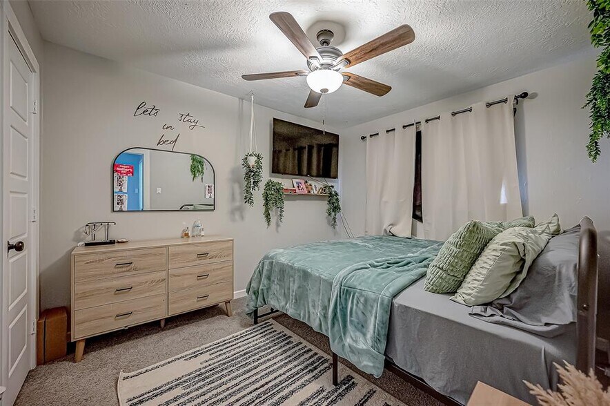 More Photos Of 1408 Edward Dr, South Houston Apartments For Sale