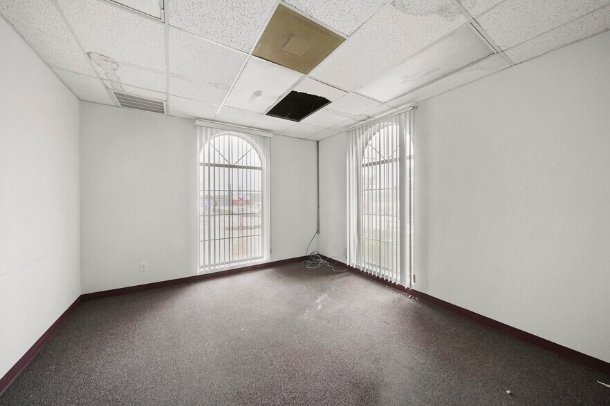 More Photos Of 0 Highway 105, Conroe Office Residential For Sale