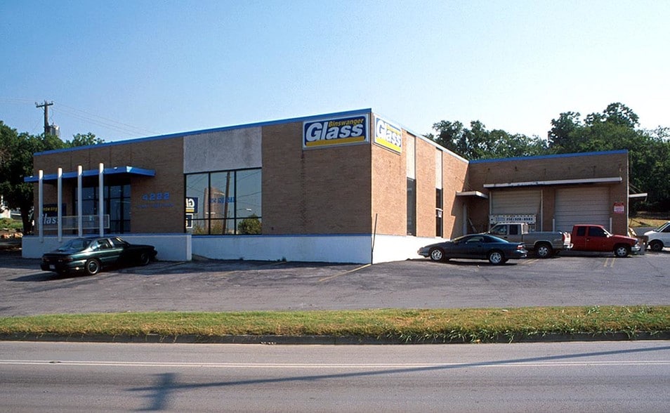 Primary Photo Of 4222 Harry Hines Blvd, Dallas Flex For Lease