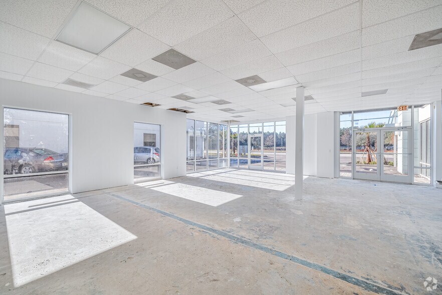 More Photos Of 7035 Philips Hwy, Jacksonville Unknown For Lease