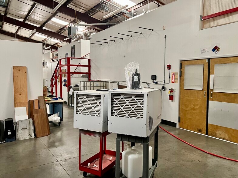 More Photos Of 2482 Progress Dr, Redding Manufacturing For Sale