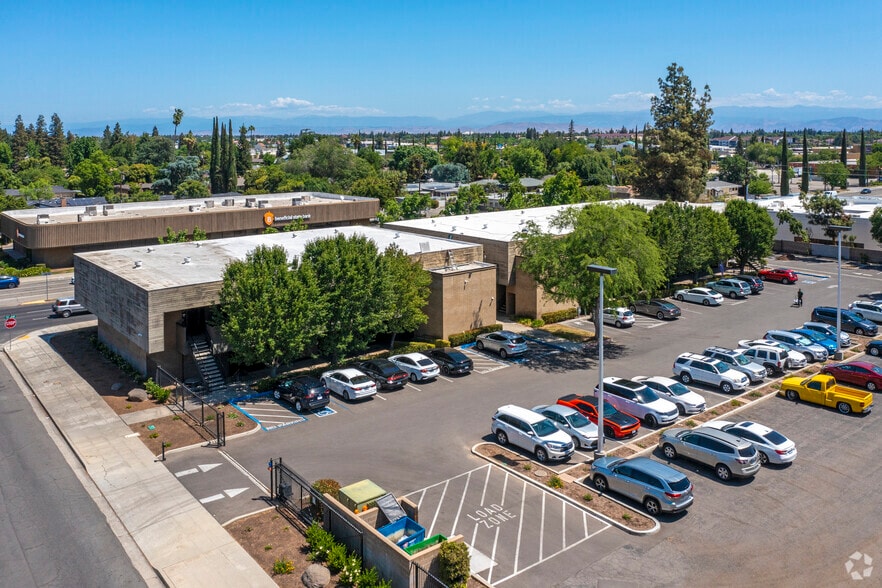 More Photos Of 191 W Shaw Ave, Fresno Office For Lease