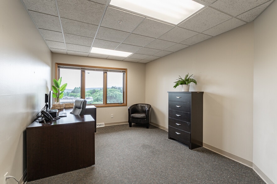 More Photos Of 520 N 28th Ave, Wausau Medical For Sale