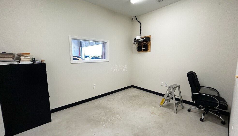 More Photos Of 20700 Frankie Ln, Pflugerville Warehouse For Lease