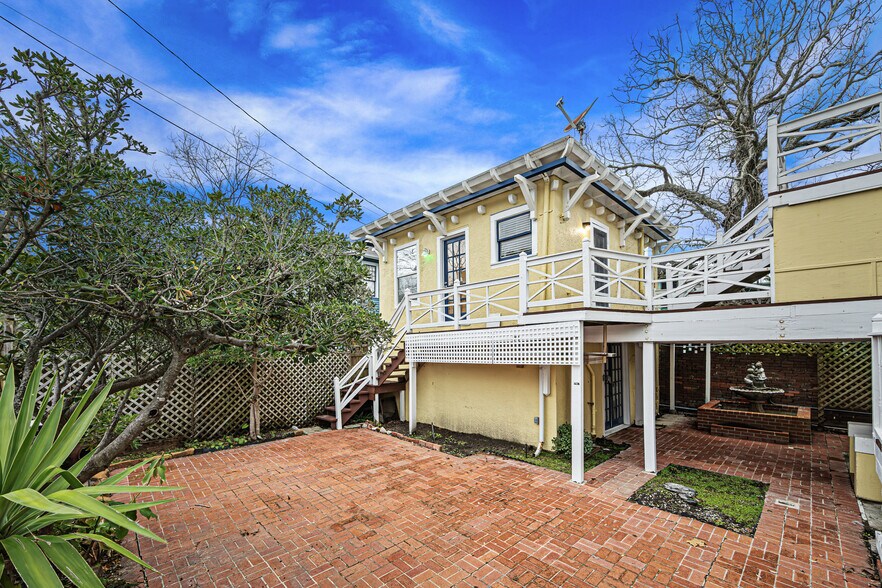 More Photos Of 1723 25th St, Galveston Hospitality For Sale