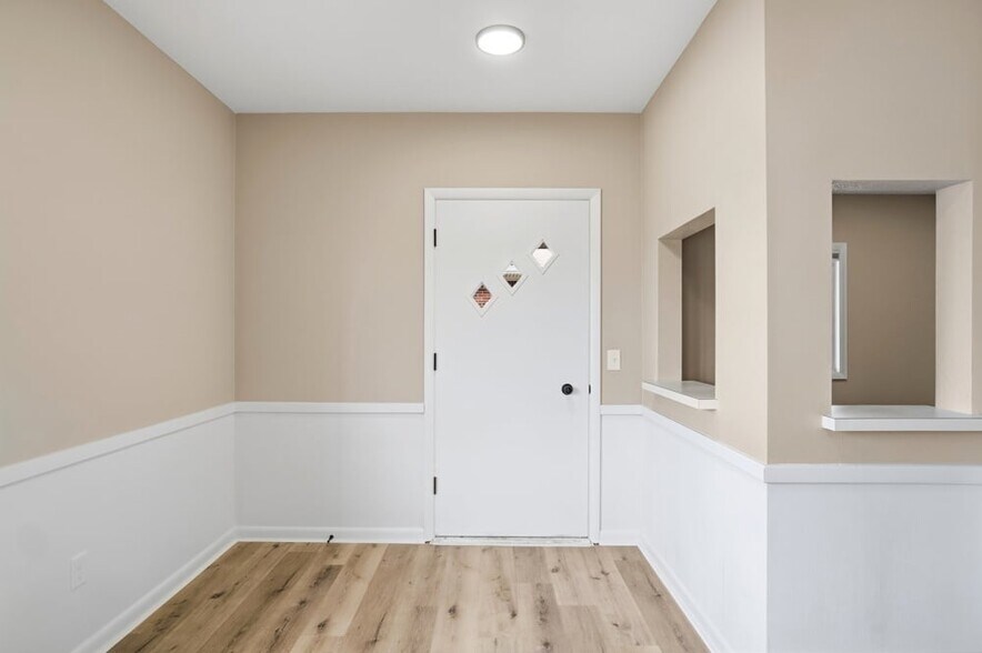 More Photos Of 617 Miami St, Toledo Office Residential For Sale