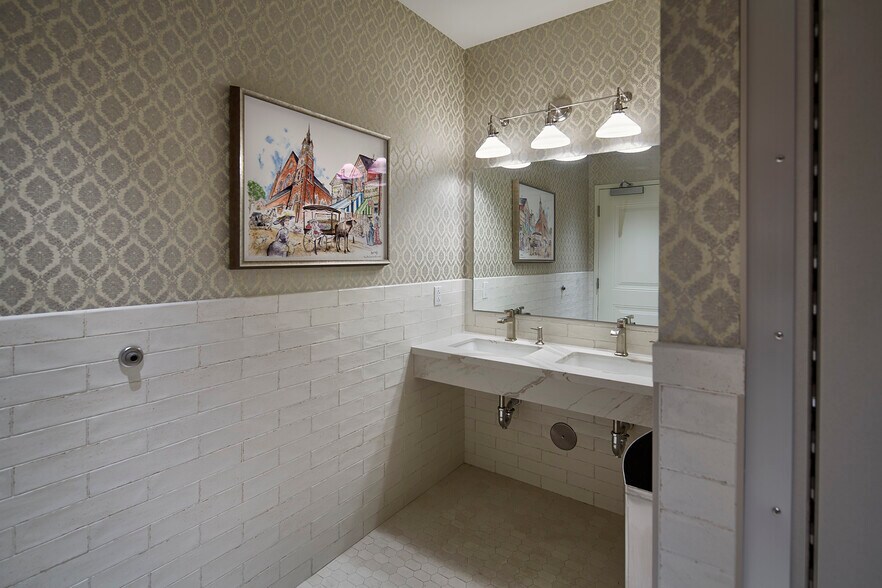 More Photos Of 409 Beaver St, Sewickley General Retail For Sale