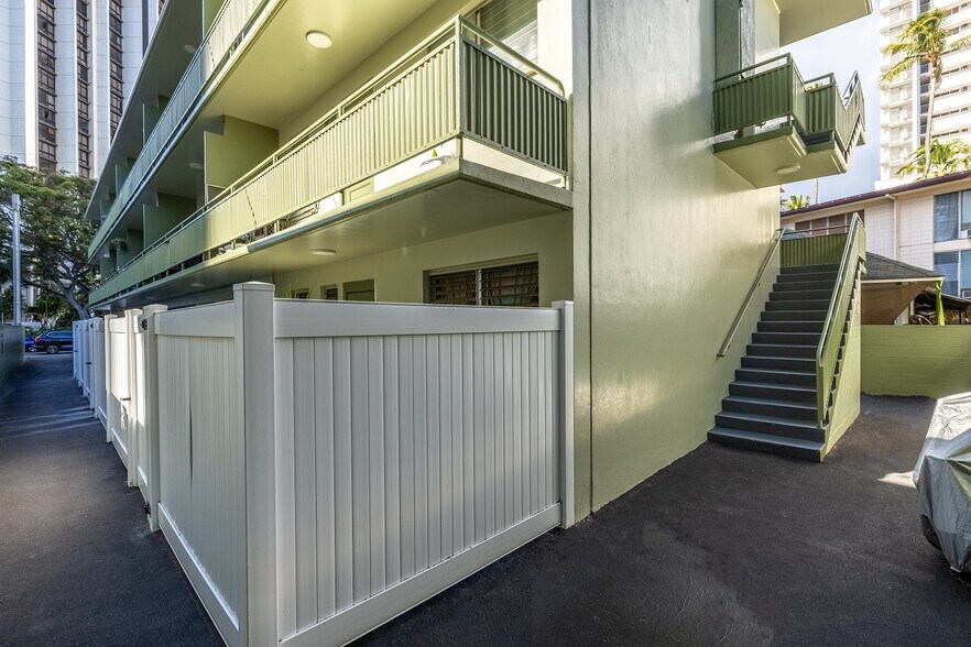 More Photos Of 287 Wai Nani Way, Honolulu Apartments For Sale