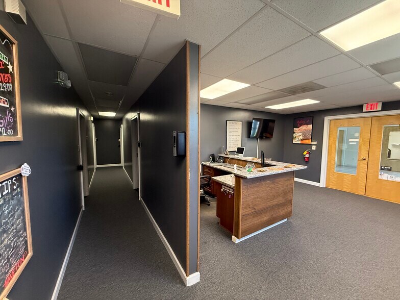 More Photos Of 8314 Browns Ln, Manassas Flex For Lease