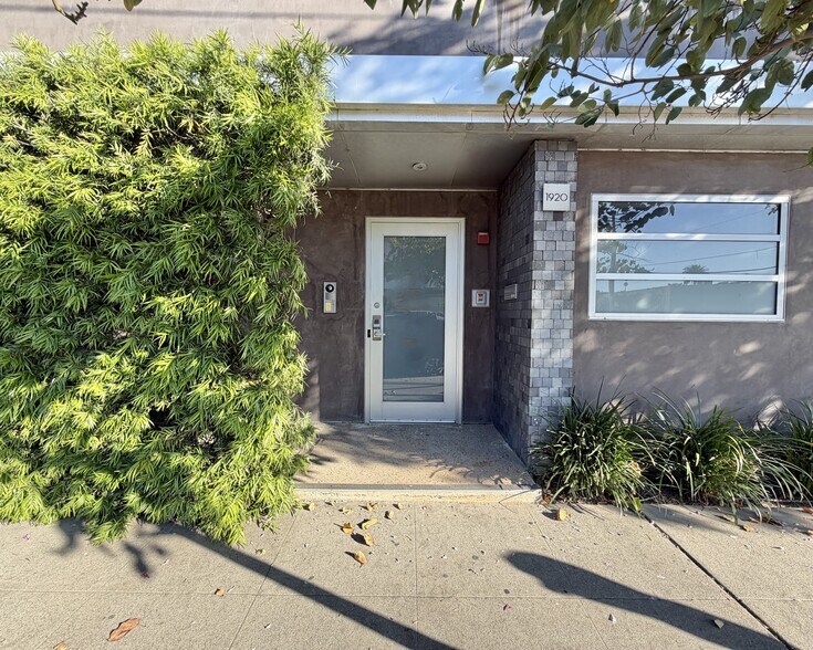 More Photos Of 1920 Olympic Blvd, Santa Monica Loft Creative Space For Lease