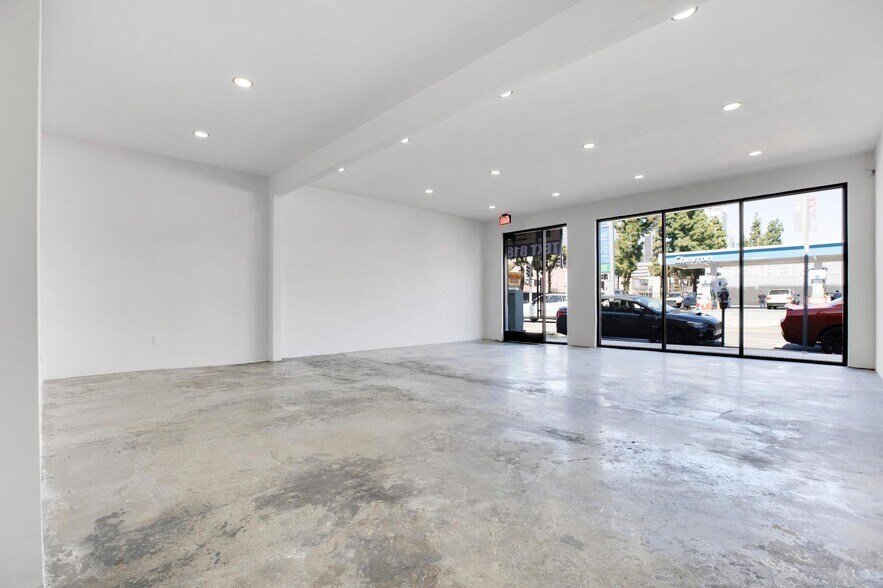 More Photos Of 1600 S Main St, Los Angeles Storefront For Sale