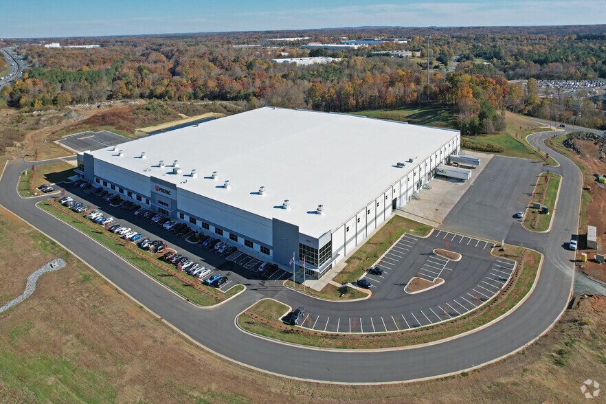 More Photos Of 3031 Hendren Rd, Whitsett Manufacturing For Lease