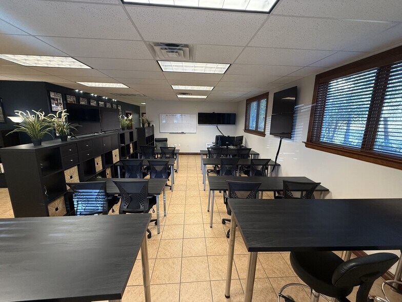 More Photos Of 3520 N University Ave, Provo Office For Sale