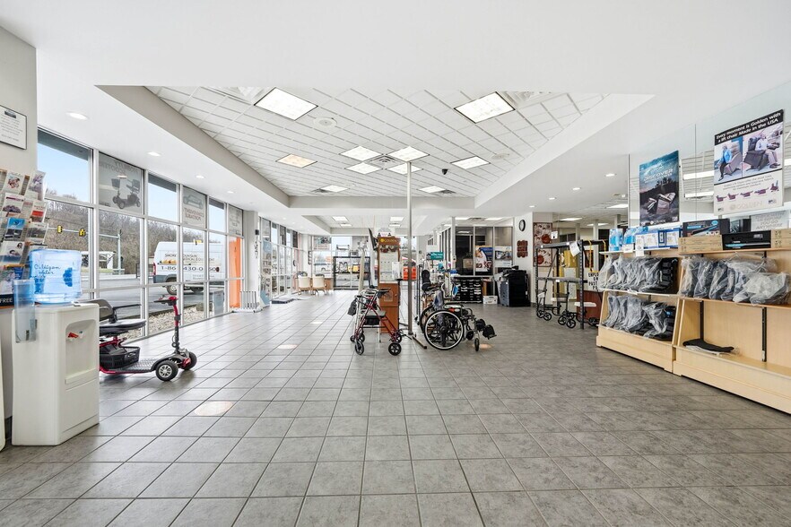 More Photos Of 2214 W Elk Ave, Elizabethton Auto Dealership For Sale