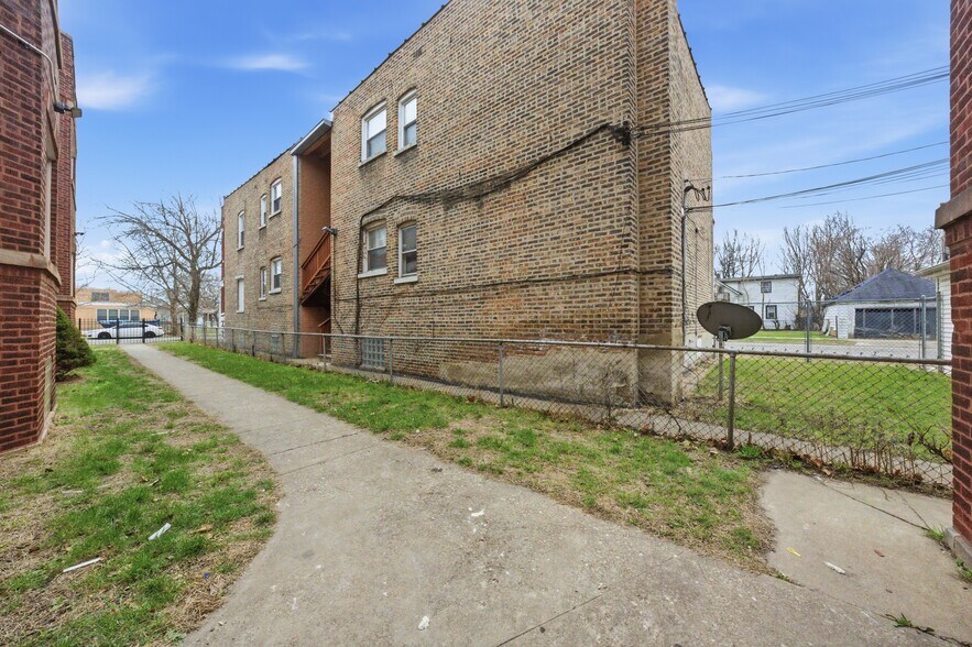 More Photos Of 7352 S Langley Ave, Chicago Apartments For Sale