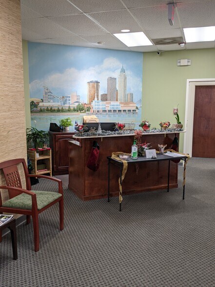 More Photos Of 3929 Airport Blvd, Mobile Office For Lease