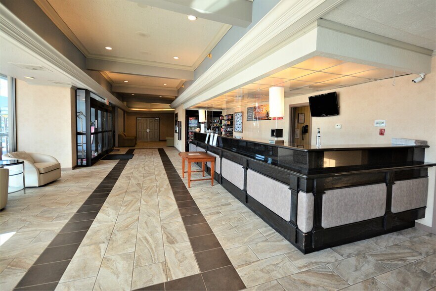 More Photos Of 1929 4th St, Eureka Hotel For Sale