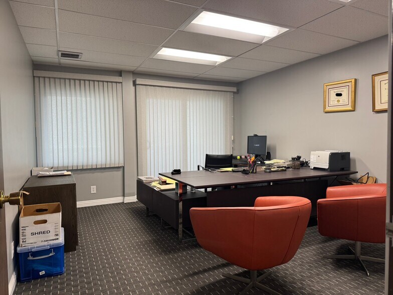 Primary Photo Of 15915 Ventura Blvd, Encino Office For Lease
