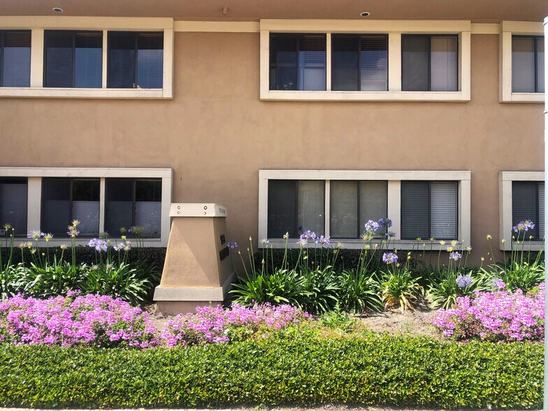 More Photos Of 5951 Encina Rd, Goleta Office For Lease