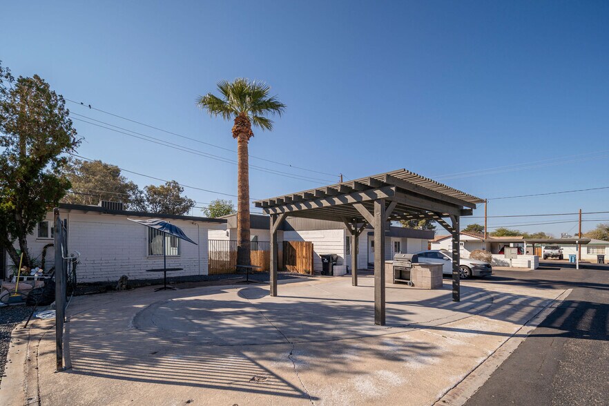 Primary Photo Of 7537 N 21st Ave, Phoenix Apartments For Sale